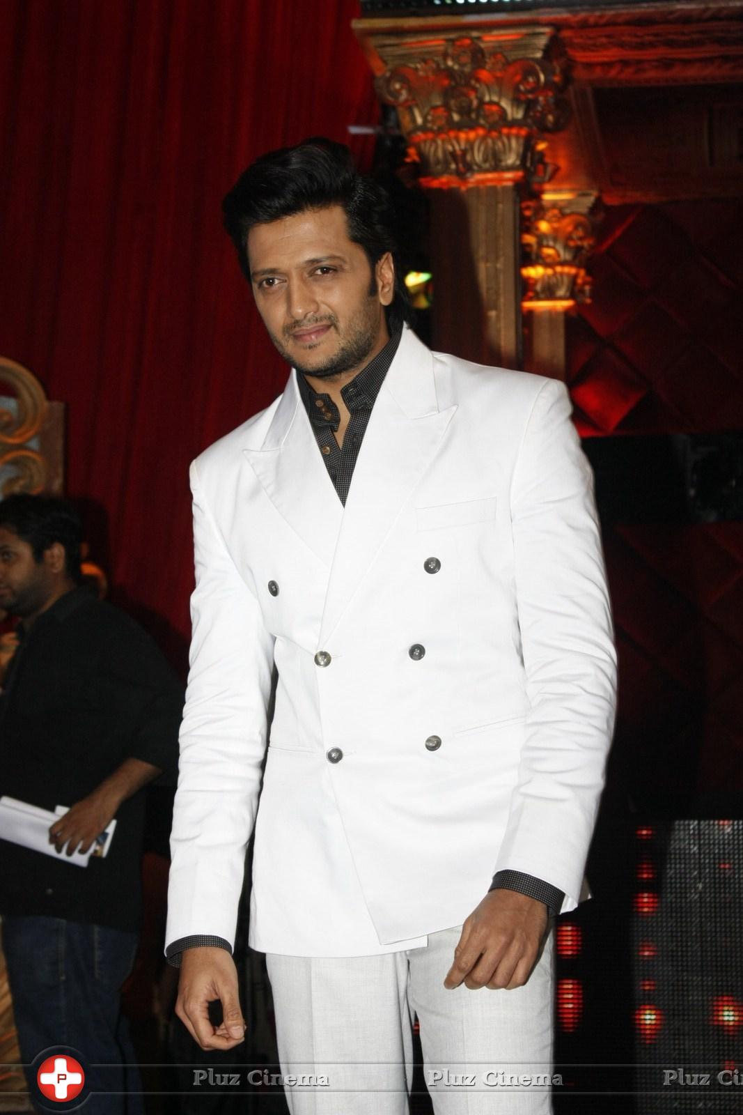 Ritesh Deshmukh - Film Bangistan Promotion On The Set Of Jhalak Reloaded With Judges Photos | Picture 1079444