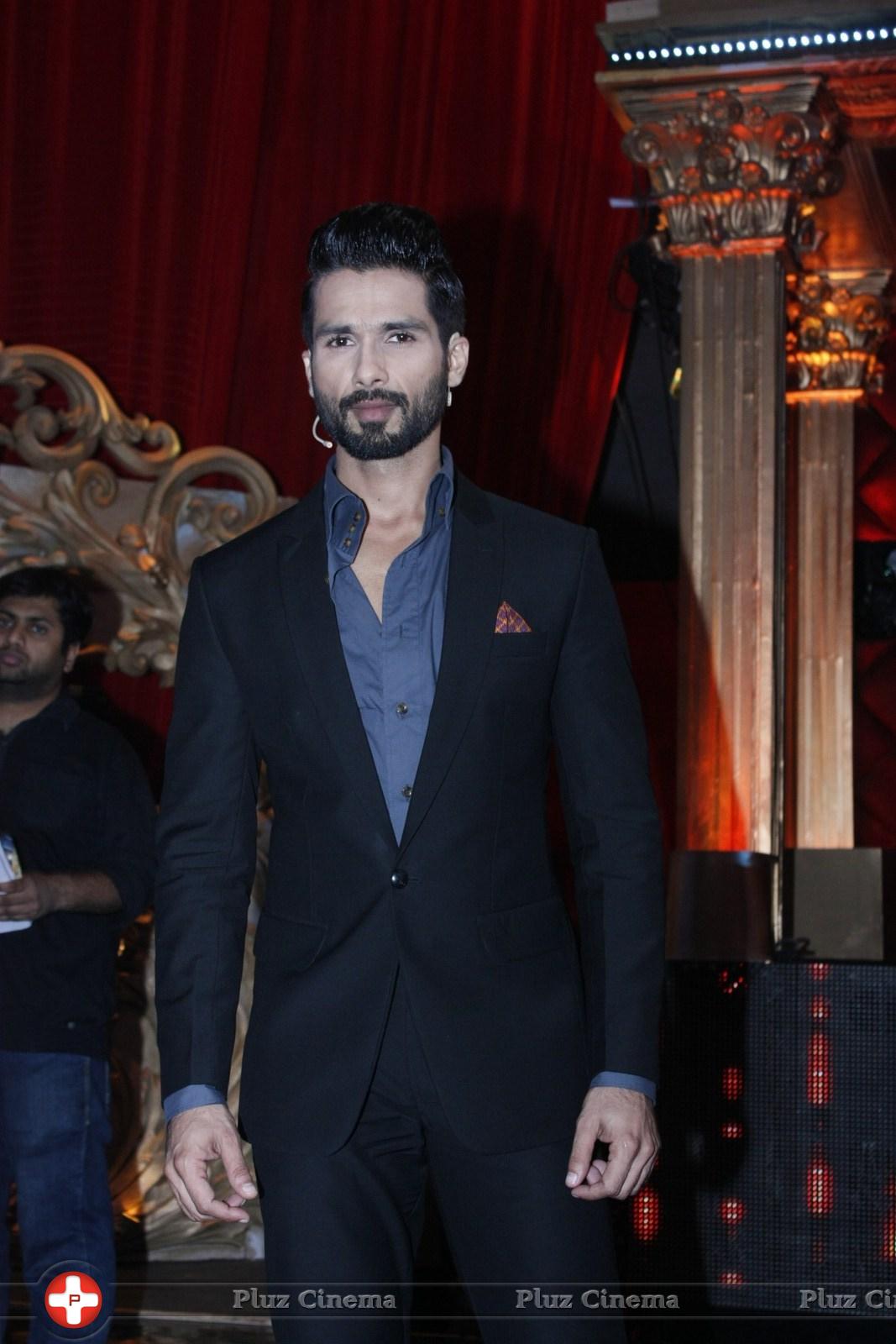 Shahid Kapoor - Film Bangistan Promotion On The Set Of Jhalak Reloaded With Judges Photos | Picture 1079451