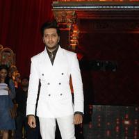 Ritesh Deshmukh - Film Bangistan Promotion On The Set Of Jhalak Reloaded With Judges Photos | Picture 1079441
