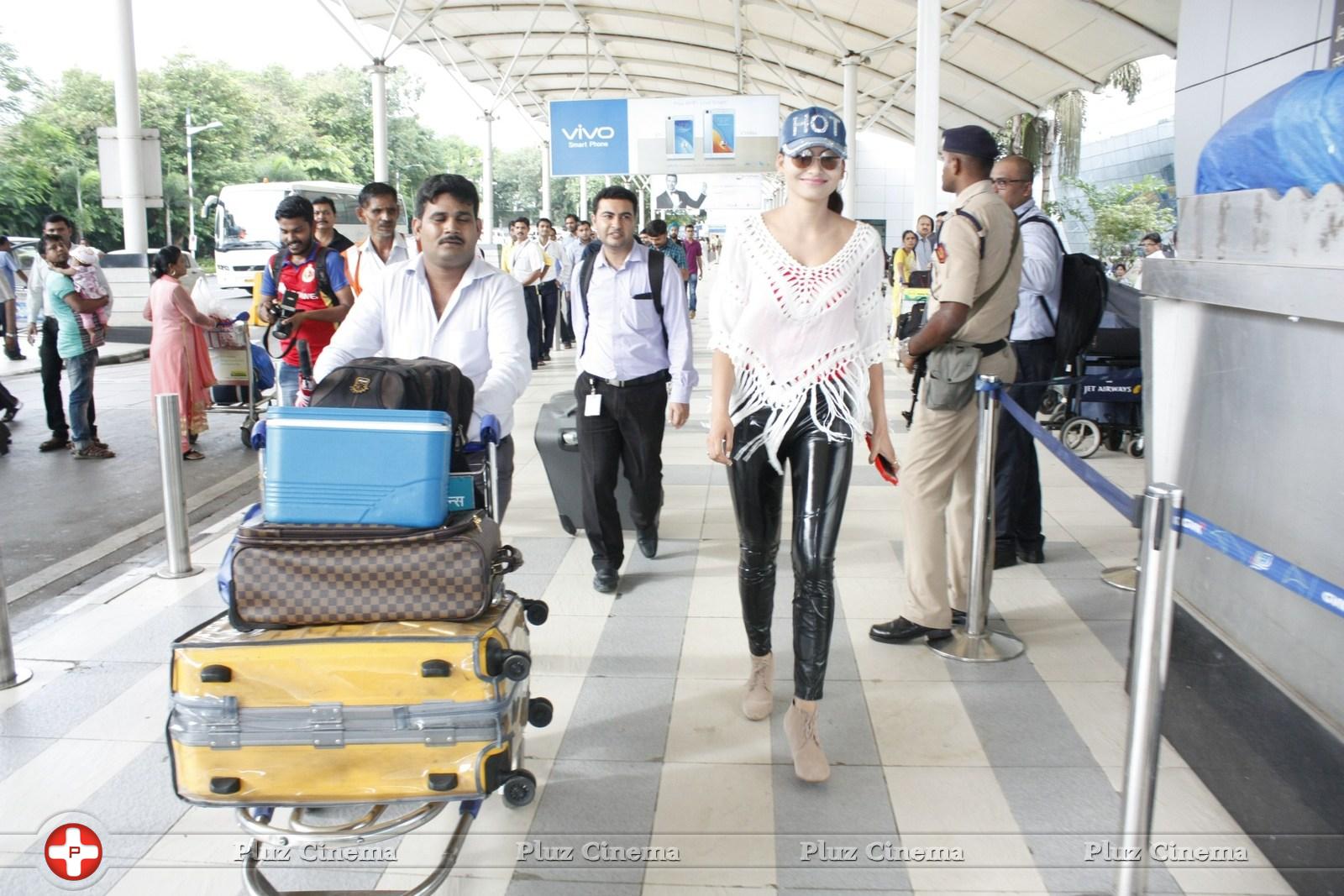 Spotted Urvashi Rautela On Airport Flying To Rajkot Photos | Picture 1079741