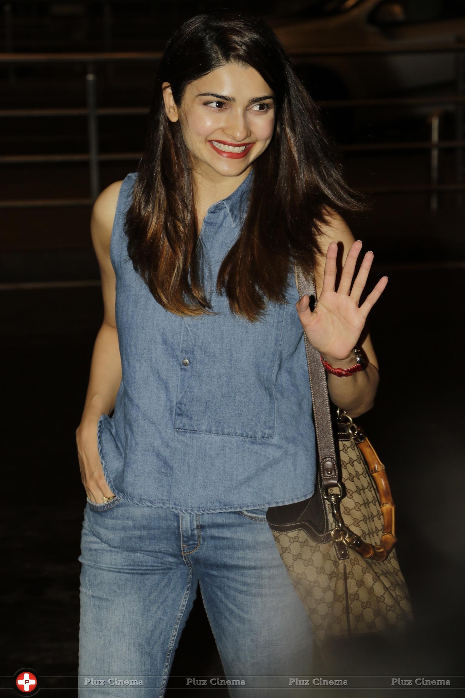 Actress Prachi Desai spotted at Mumbai International Airport Photos | Picture 1079766