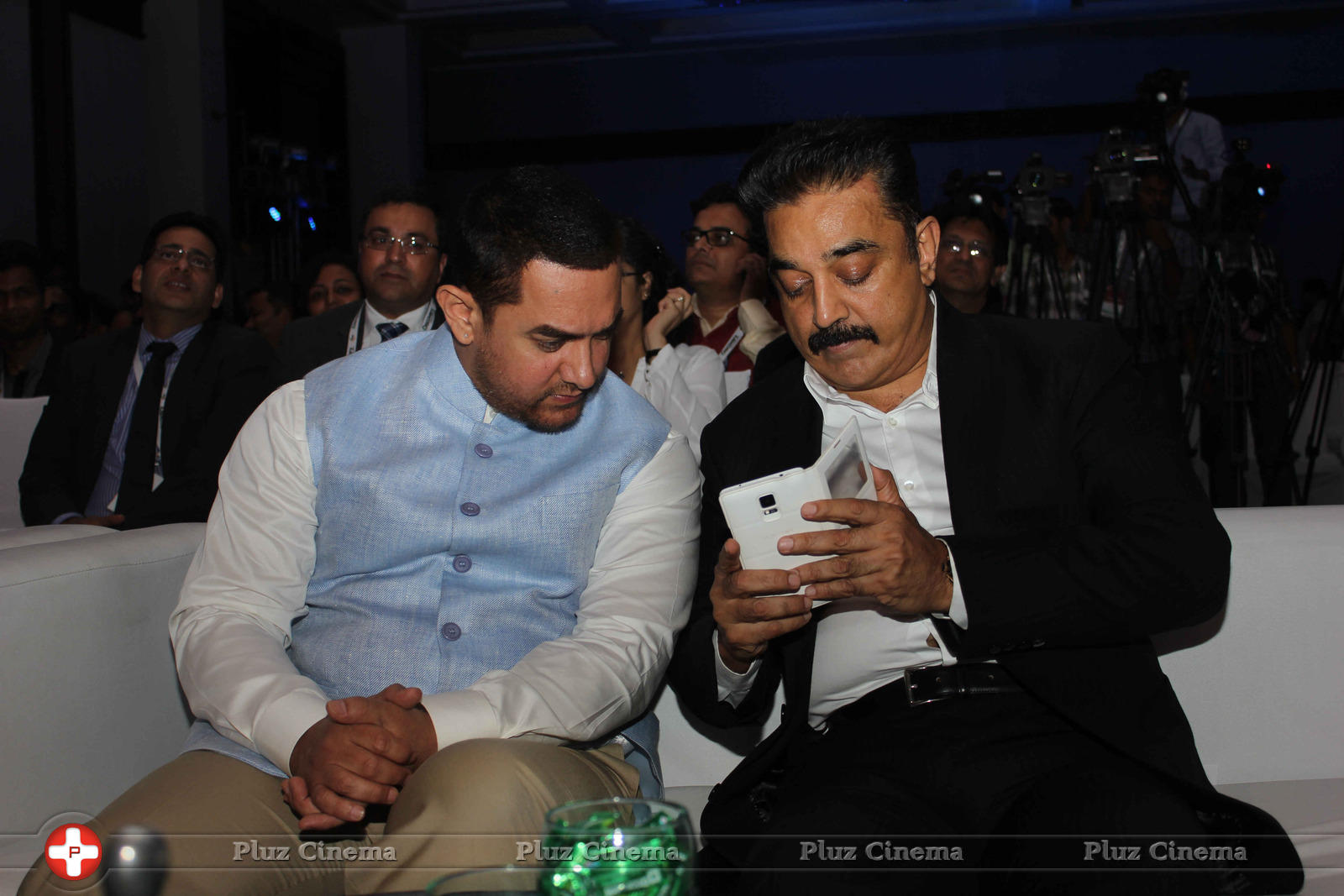 Aamir Khan - Aamir Khan with Kamal Haasan at the inaugural session of FICCI Frames 2015 Photos | Picture 1001437