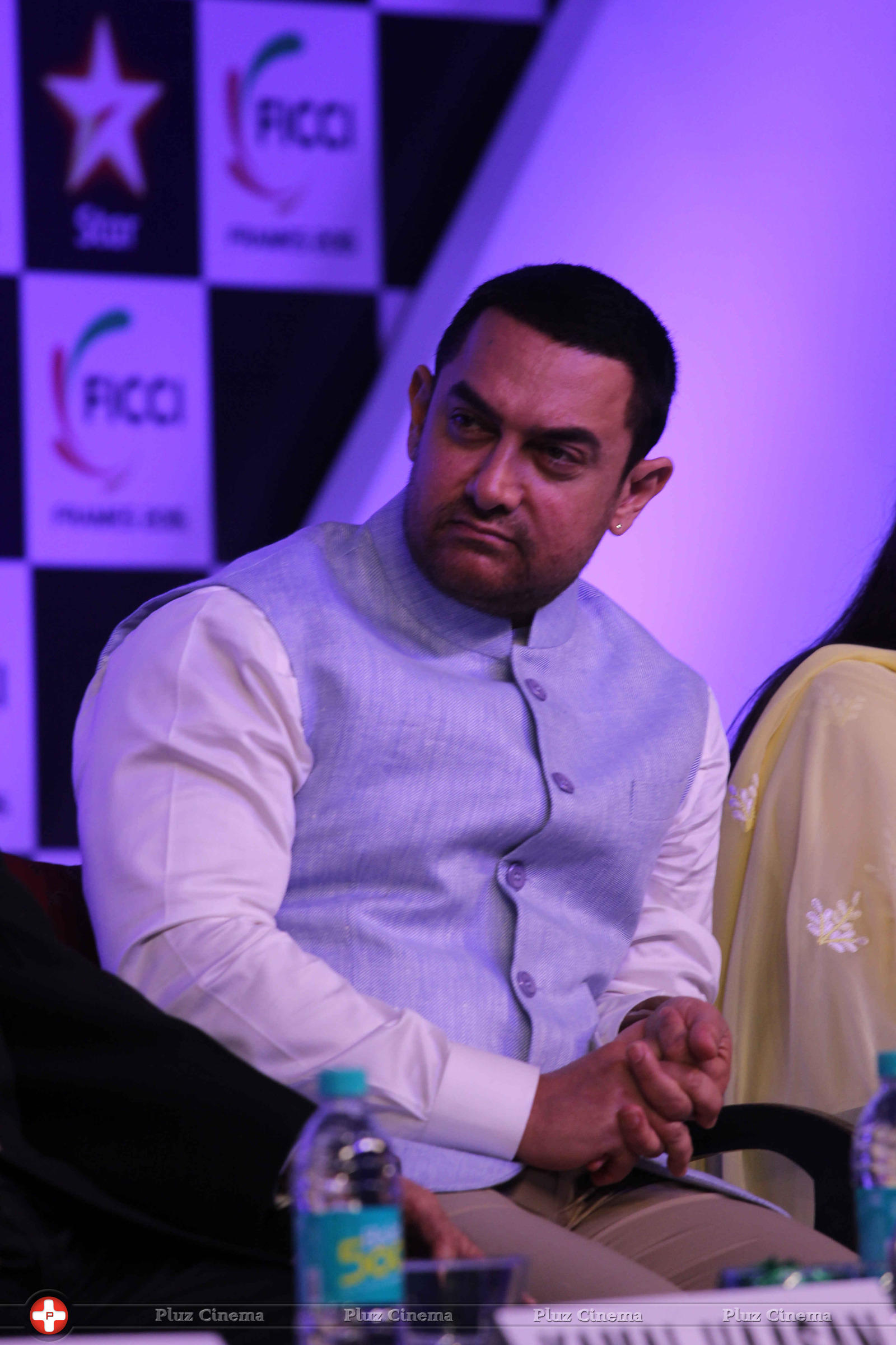 Aamir Khan - Aamir Khan with Kamal Haasan at the inaugural session of FICCI Frames 2015 Photos | Picture 1001448
