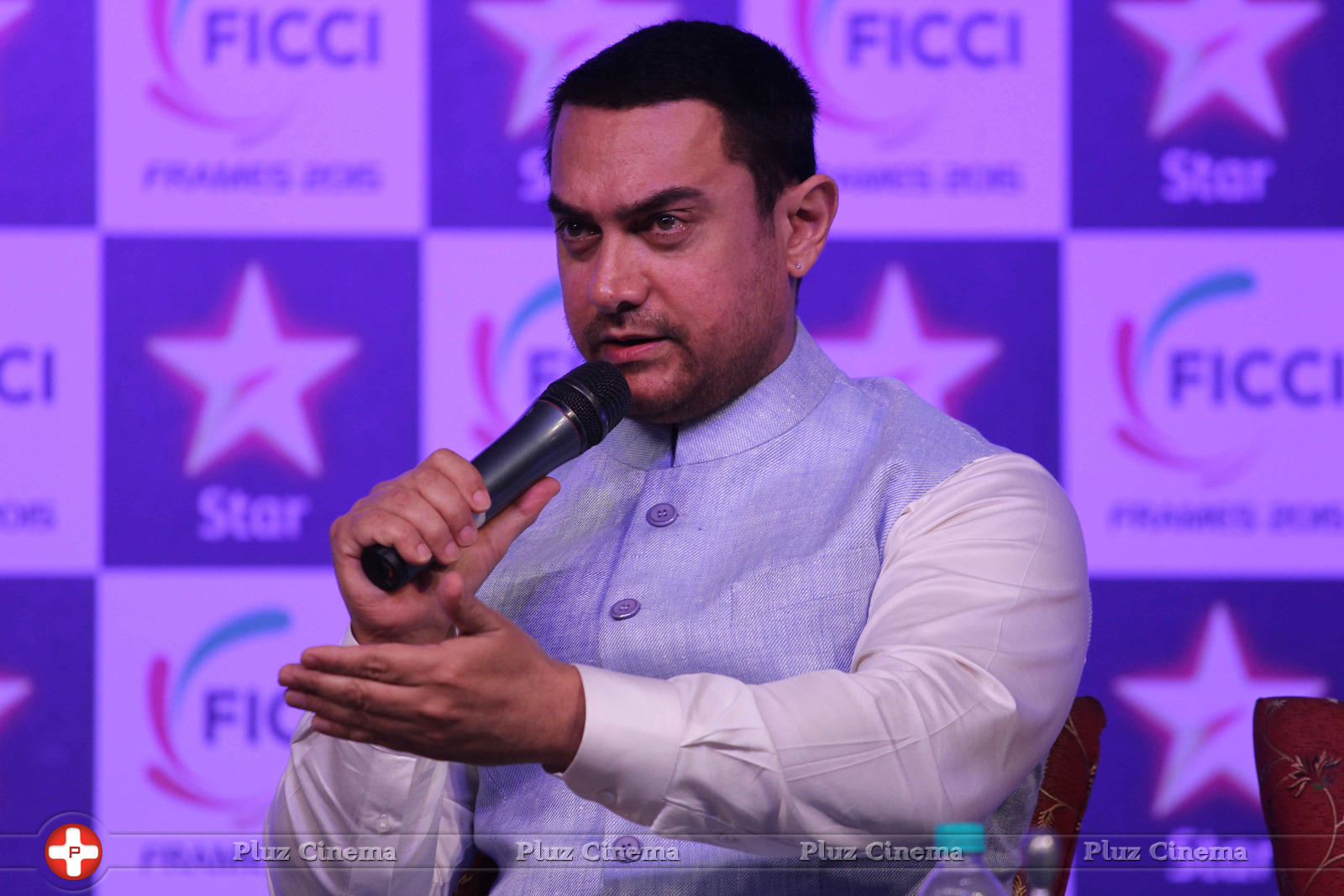 Aamir Khan - Aamir Khan with Kamal Haasan at the inaugural session of FICCI Frames 2015 Photos | Picture 1001455