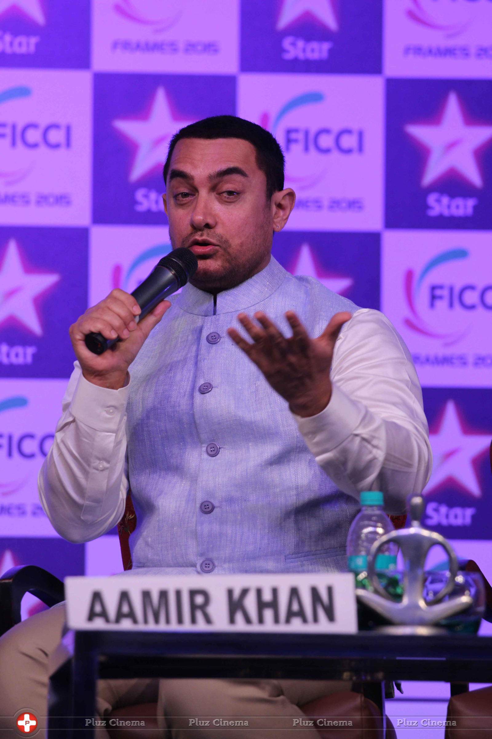 Aamir Khan - Aamir Khan with Kamal Haasan at the inaugural session of FICCI Frames 2015 Photos | Picture 1001456