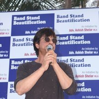 Shahrukh Khan - Mark The Beautification Of Band Stand Bandra By Shah Rukh Khan Photos | Picture 1433388