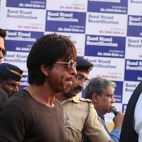 Shahrukh Khan - Mark The Beautification Of Band Stand Bandra By Shah Rukh Khan Photos | Picture 1433342