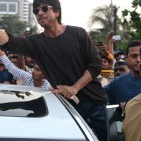 Shahrukh Khan - Mark The Beautification Of Band Stand Bandra By Shah Rukh Khan Photos | Picture 1433390