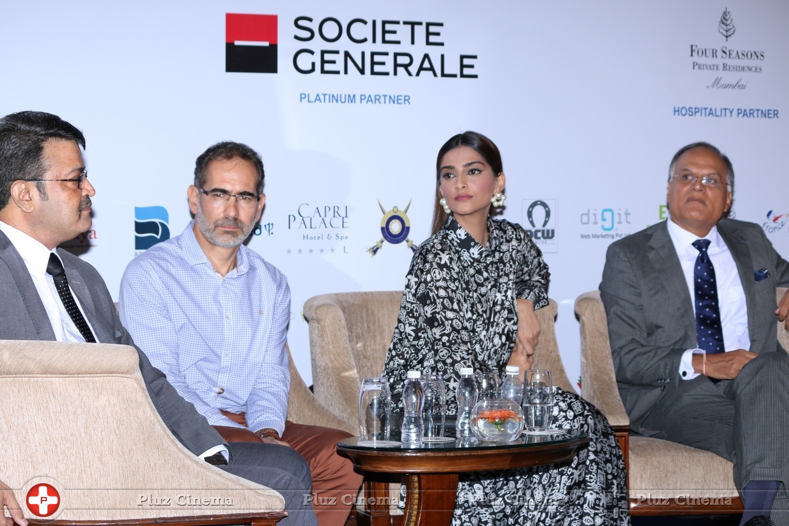 Sonam Kapoor Support Fight Malnutrition In The Country In Association With Fight Hunger Foundation and ACF Photos | Picture 1433533