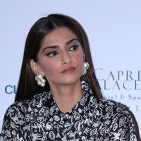 Sonam Kapoor Ahuja - Sonam Kapoor Support Fight Malnutrition In The Country In Association With Fight Hunger Foundation and ACF Photos | Picture 1433529
