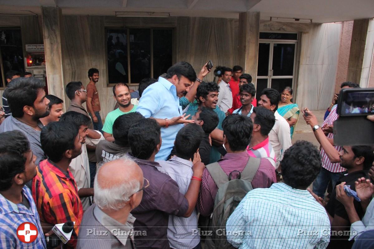 Kayal Team Vists Theaters Photos | Picture 917591