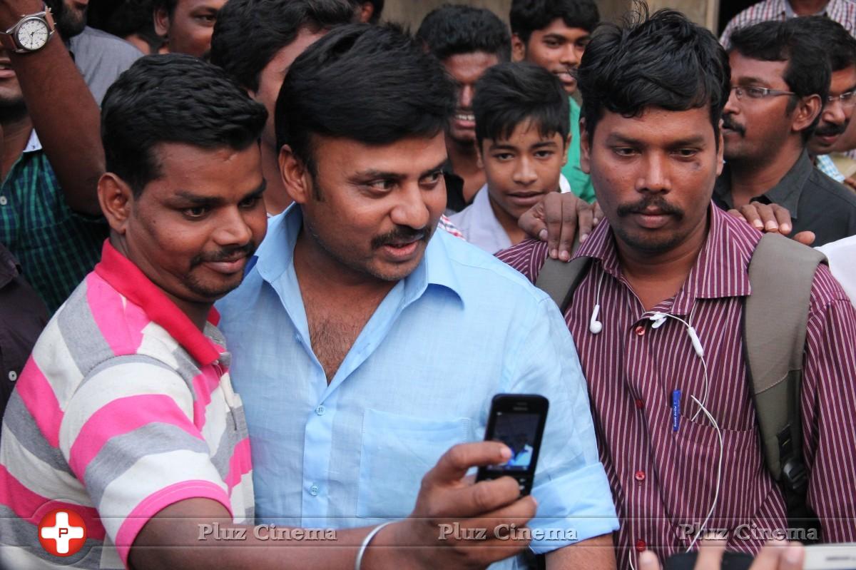 Kayal Team Vists Theaters Photos | Picture 917593