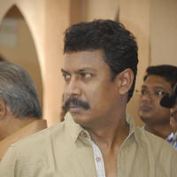 Samuthirakani - Actor Kadhal Dhandapani Passed Away and Condolences Photos