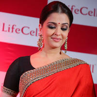 Aishwarya Rai - Aishwarya Rai Bachchan at Launching Lifecell Public Stem Cell Banking Photos | Picture 783185