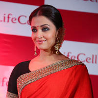 Aishwarya Rai Bachchan - Aishwarya Rai Bachchan at Launching Lifecell Public Stem Cell Banking Photos | Picture 783188