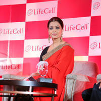 Aishwarya Rai - Aishwarya Rai Bachchan at Launching Lifecell Public Stem Cell Banking Photos