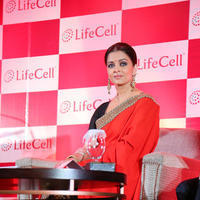 Aishwarya Rai Bachchan - Aishwarya Rai Bachchan at Launching Lifecell Public Stem Cell Banking Photos | Picture 783200