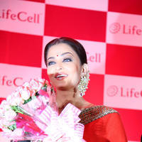 Aishwarya Rai Bachchan - Aishwarya Rai Bachchan at Launching Lifecell Public Stem Cell Banking Photos | Picture 783204