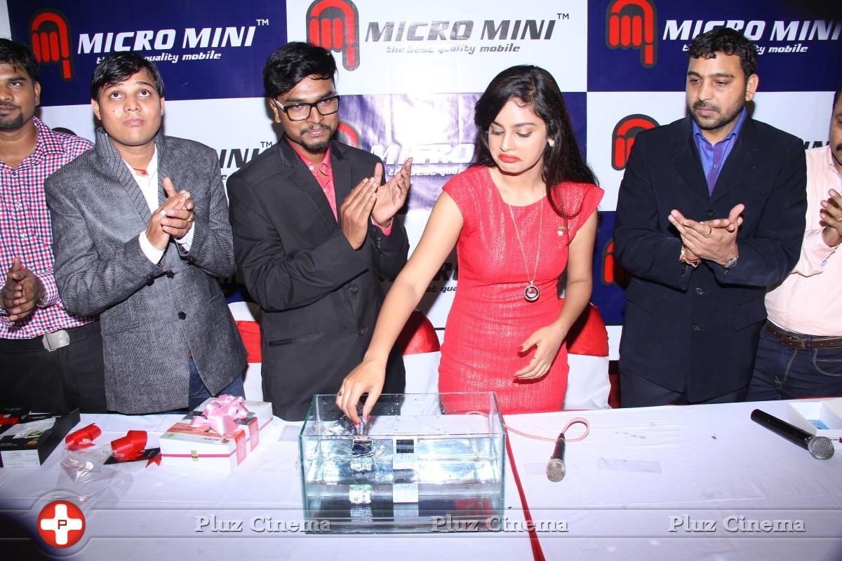 Nandita Launches Micromax Mini Smartphone Photos | Picture 856844