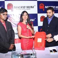 Nandita Launches Micromax Mini Smartphone Photos