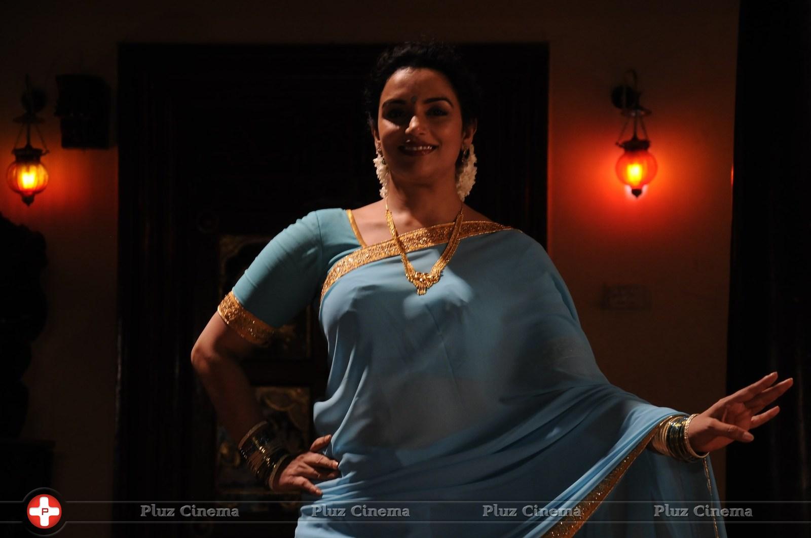 Shweta Menon - Thunai Mudhalvar Movie Hot Stills | Picture 855620