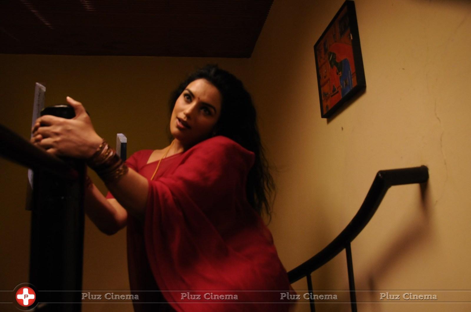 Shweta Menon - Thunai Mudhalvar Movie Hot Stills | Picture 855636