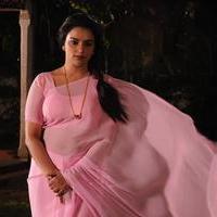 Shweta Menon - Thunai Mudhalvar Movie Hot Stills | Picture 855648