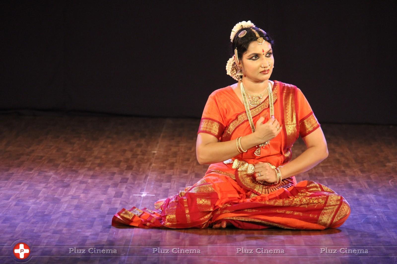 Actress Sukanya Classical Dance Photos | Picture 926736