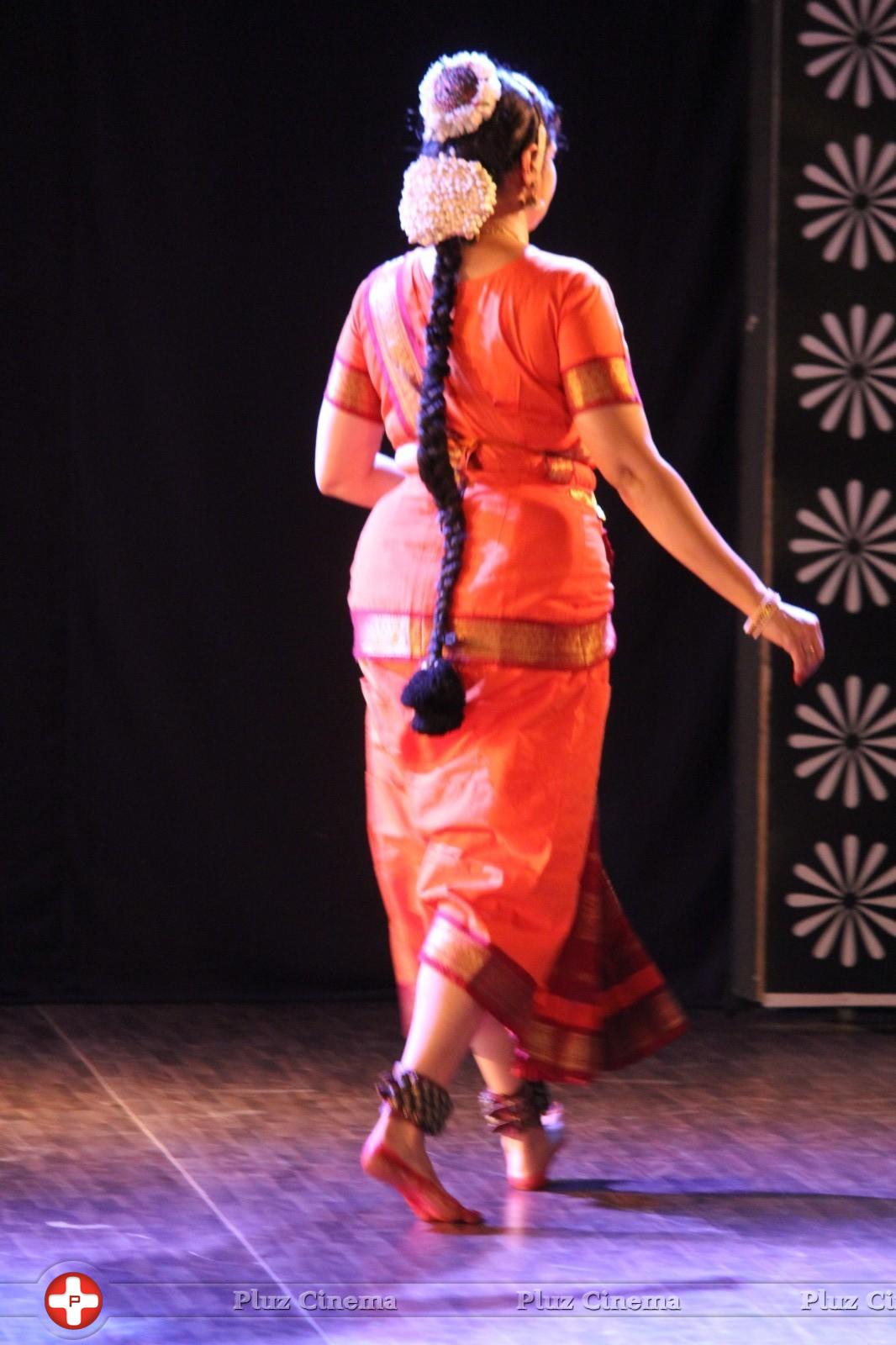 Actress Sukanya Classical Dance Photos | Picture 926743