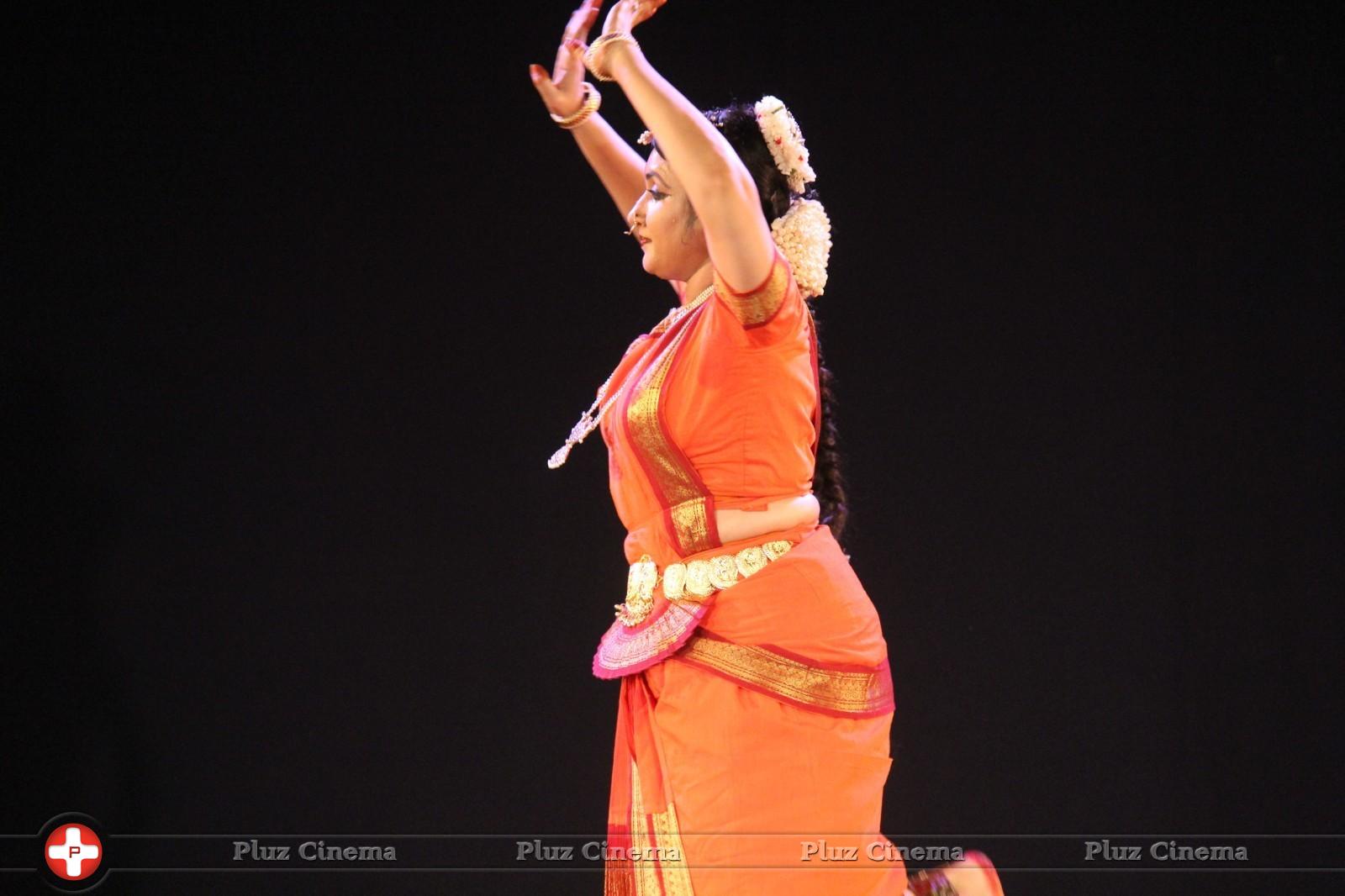 Actress Sukanya Classical Dance Photos | Picture 926753