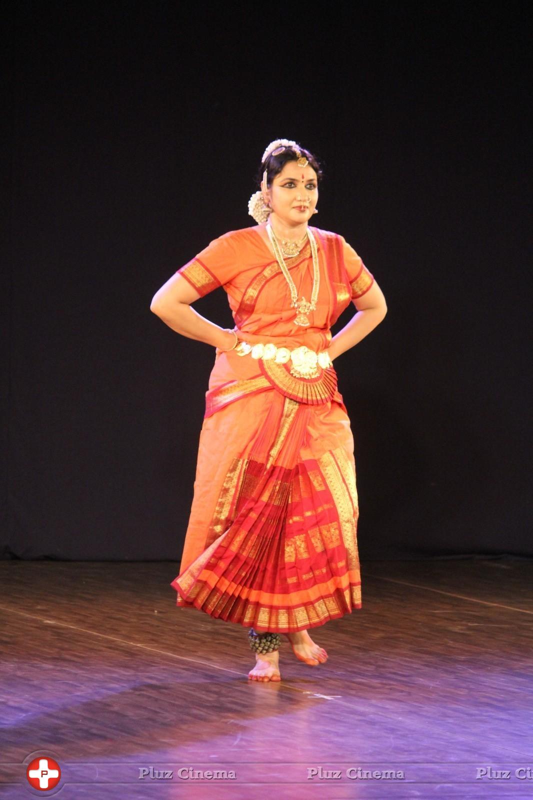 Actress Sukanya Classical Dance Photos | Picture 926759
