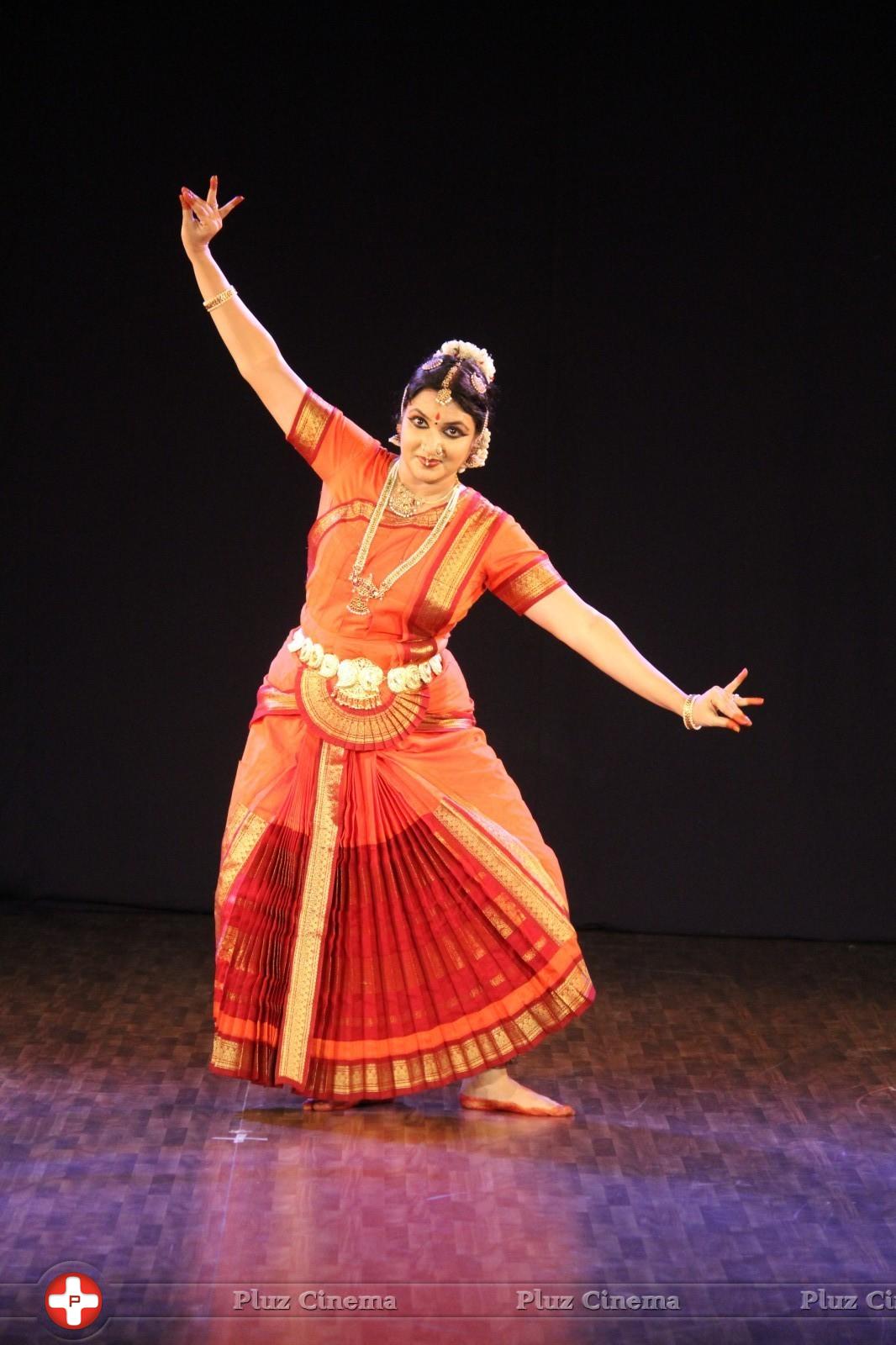 Actress Sukanya Classical Dance Photos | Picture 926772