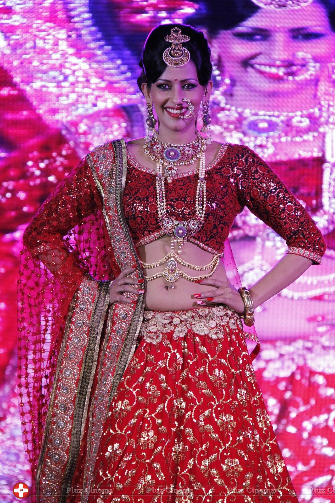 Sanjana Singh walks for Makeup Mantra fashion show photos | Picture 1007428