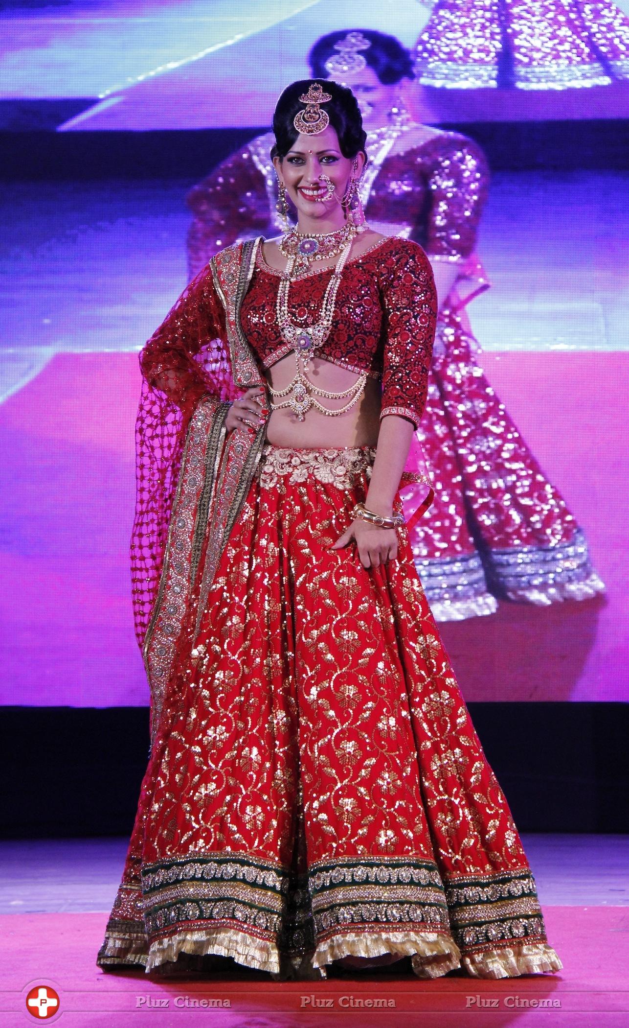 Sanjana Singh walks for Makeup Mantra fashion show photos | Picture 1007430