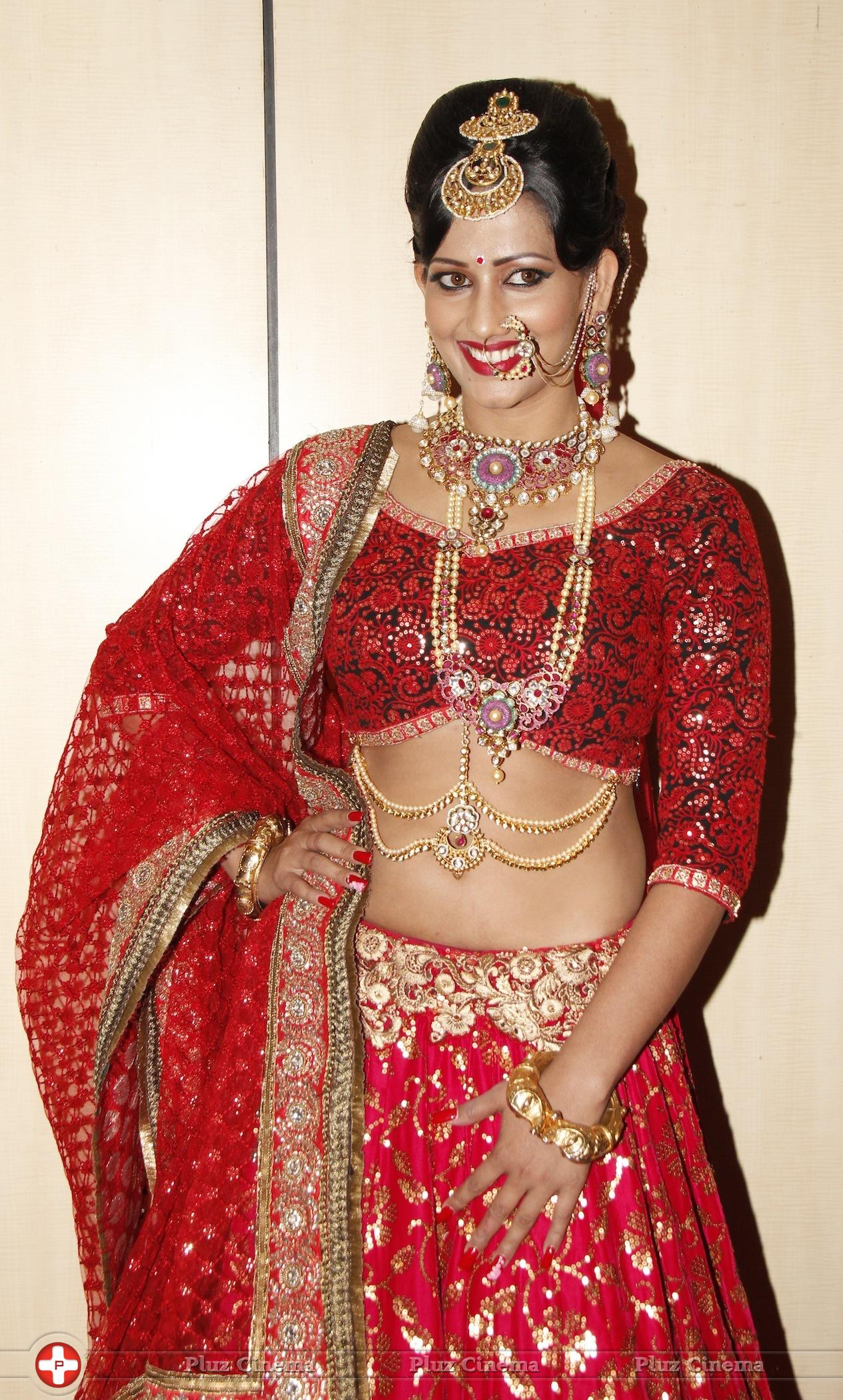 Sanjana Singh walks for Makeup Mantra fashion show photos | Picture 1007443
