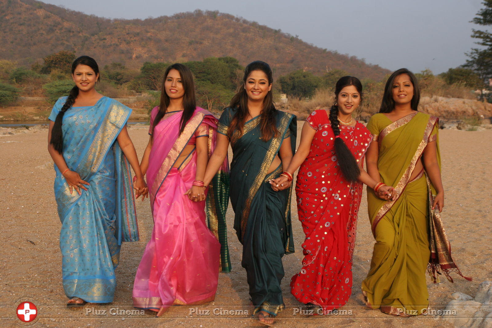 Baja Bhajantreelu Movie Hot Stills | Picture 598489