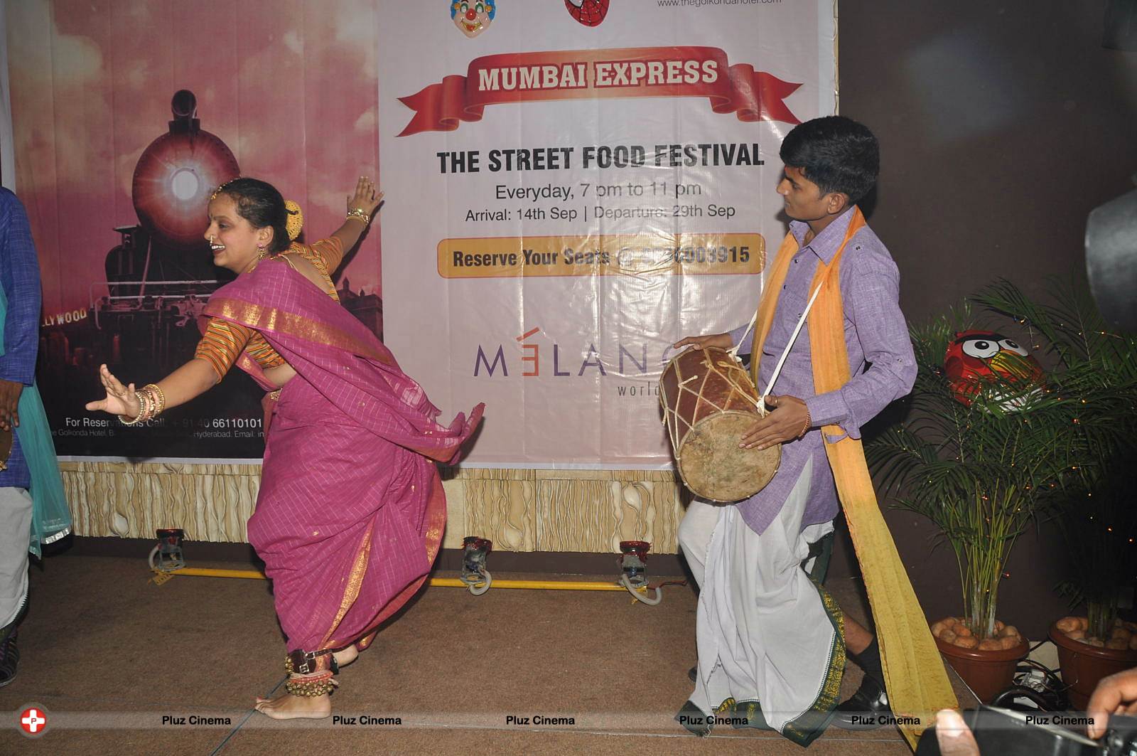 Madhavi Latha at Mumbai Express Food Festival 2013 Photos | Picture 571567