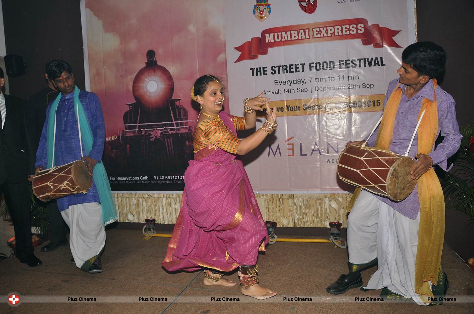 Madhavi Latha at Mumbai Express Food Festival 2013 Photos | Picture 571568