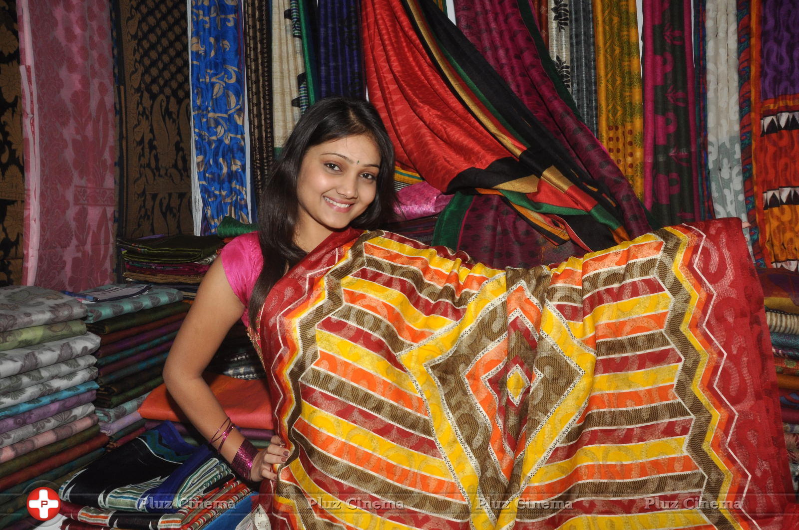Priyanka Rao - Priyanka Rao Launches Silk of India Exhibition Photos | Picture 581369