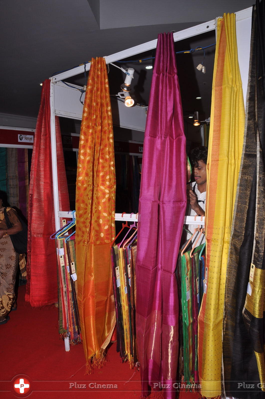 Governor wife Vimala Narasimhan launches silk mark expo photos | Picture 590326