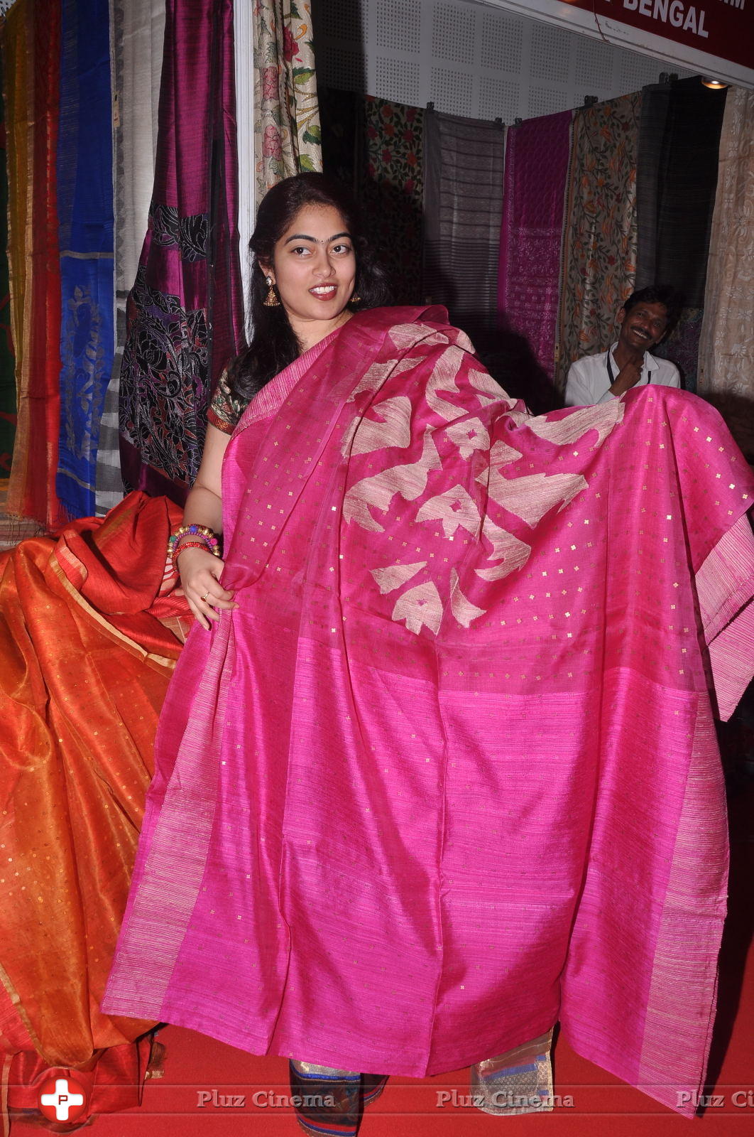 Governor wife Vimala Narasimhan launches silk mark expo photos | Picture 590351