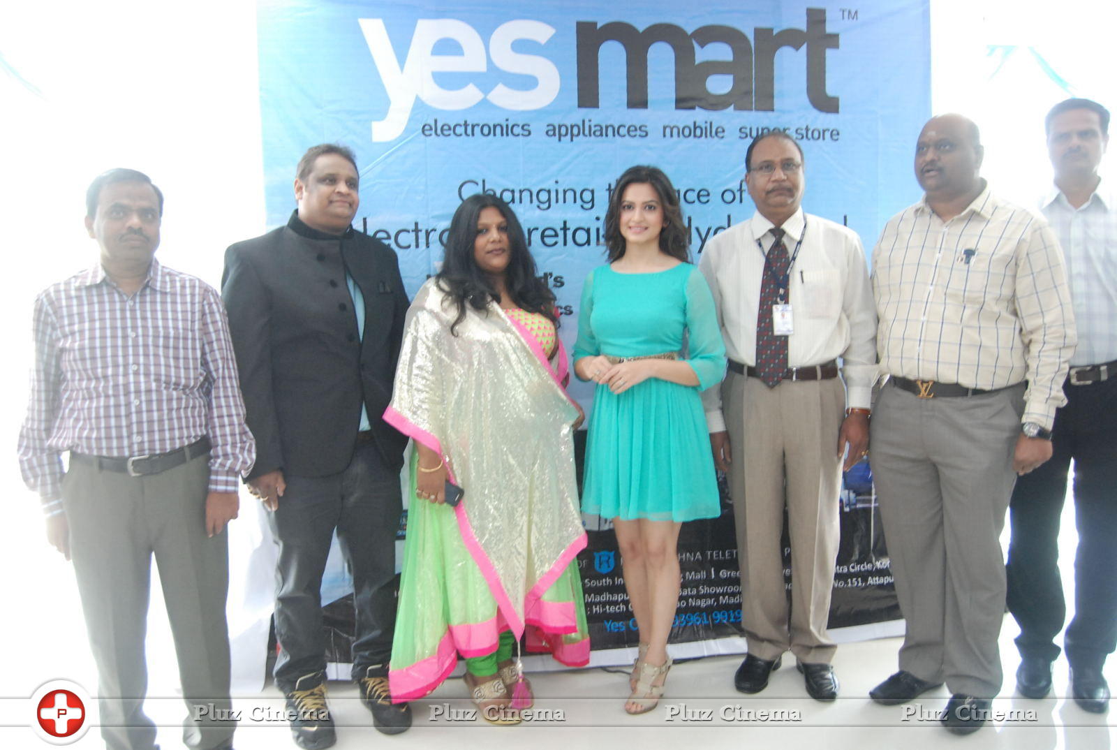 Kriti Kharbanda launches Yesmart at kompally photos | Picture 589913