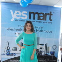 Kriti Kharbanda - Kriti Kharbanda launches Yesmart at kompally photos | Picture 590000