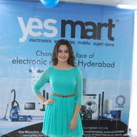 Kriti Kharbanda - Kriti Kharbanda launches Yesmart at kompally photos | Picture 590003
