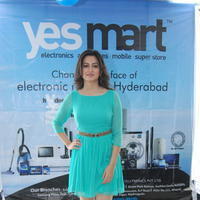 Kriti Kharbanda - Kriti Kharbanda launches Yesmart at kompally photos | Picture 590005