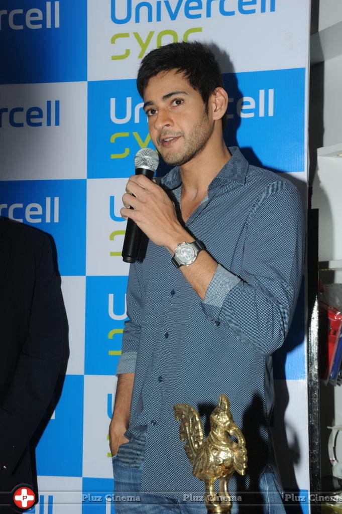 Mahesh Babu Launches Univercell Sync Mobile Store Photos | Picture 696507