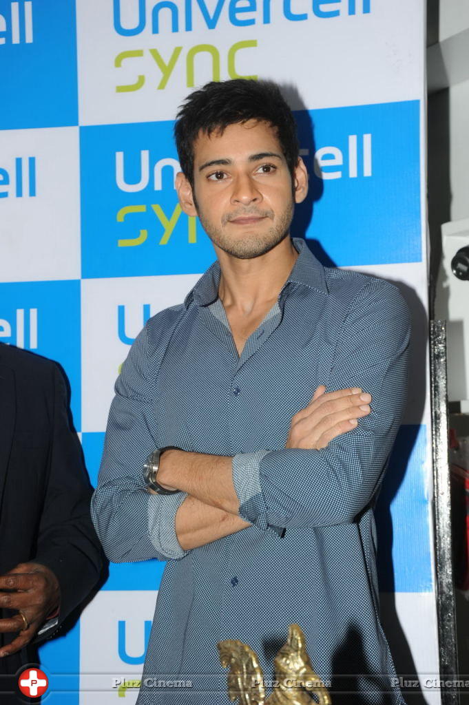 Mahesh Babu Launches Univercell Sync Mobile Store Photos | Picture 696529