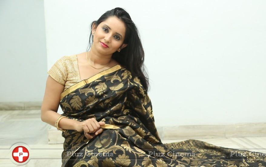Ishika Singh New Photos | Picture 881448