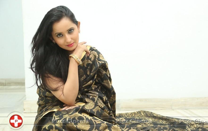 Ishika Singh New Photos | Picture 881461