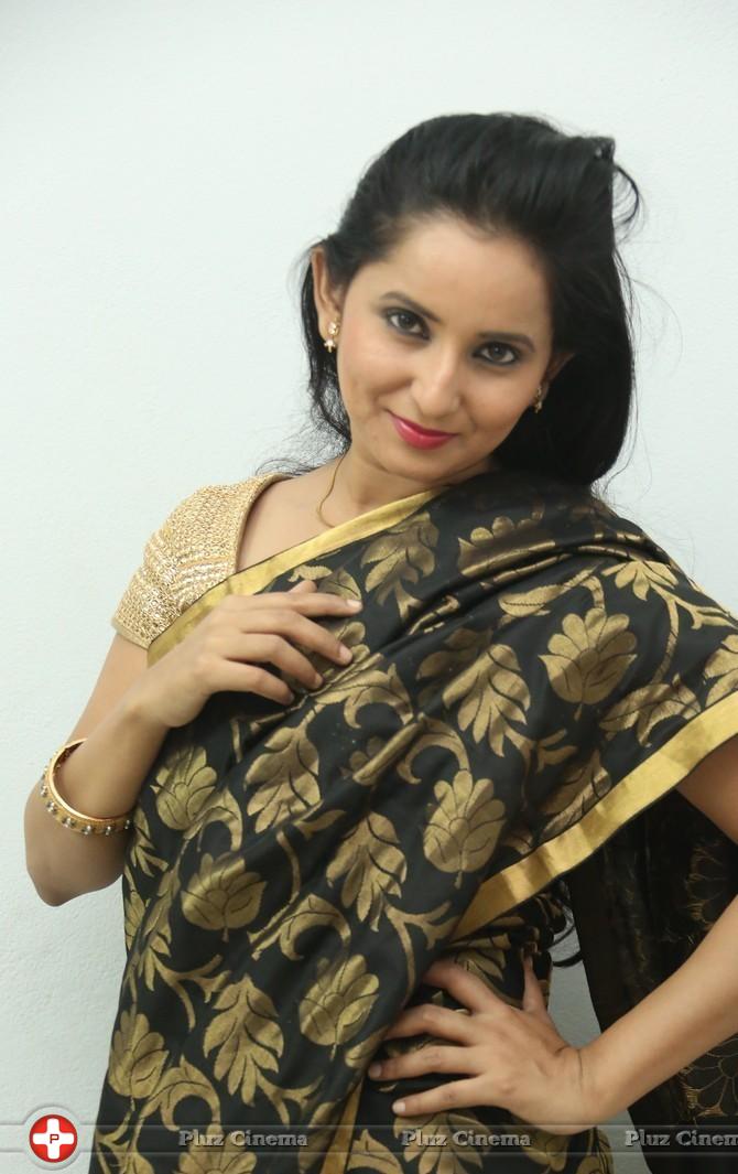 Ishika Singh New Photos | Picture 881476